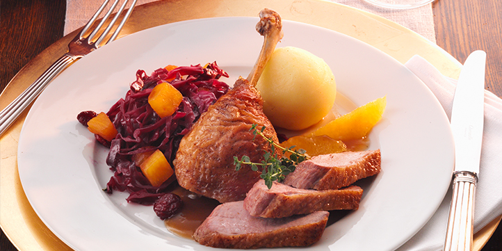 Festtagsente mit schnellem Kürbisrotkohl Festtagsente mit schnellem Kürbisrotkohl